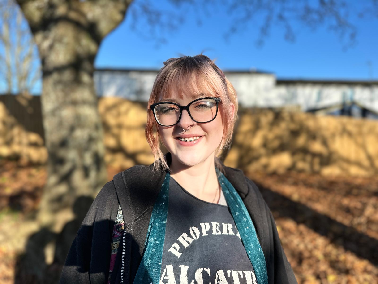 Lee Young Person 18 Isn't Cheaper Picture