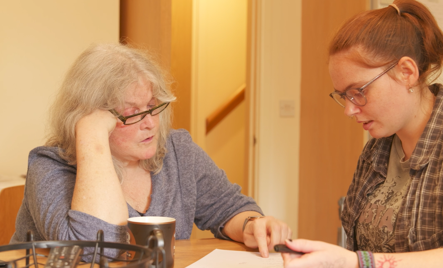 Supported Lodgings Host supports Young Person (Stevie) with budgetting